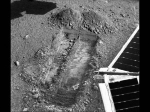 Marsin pintaa kaivettuna